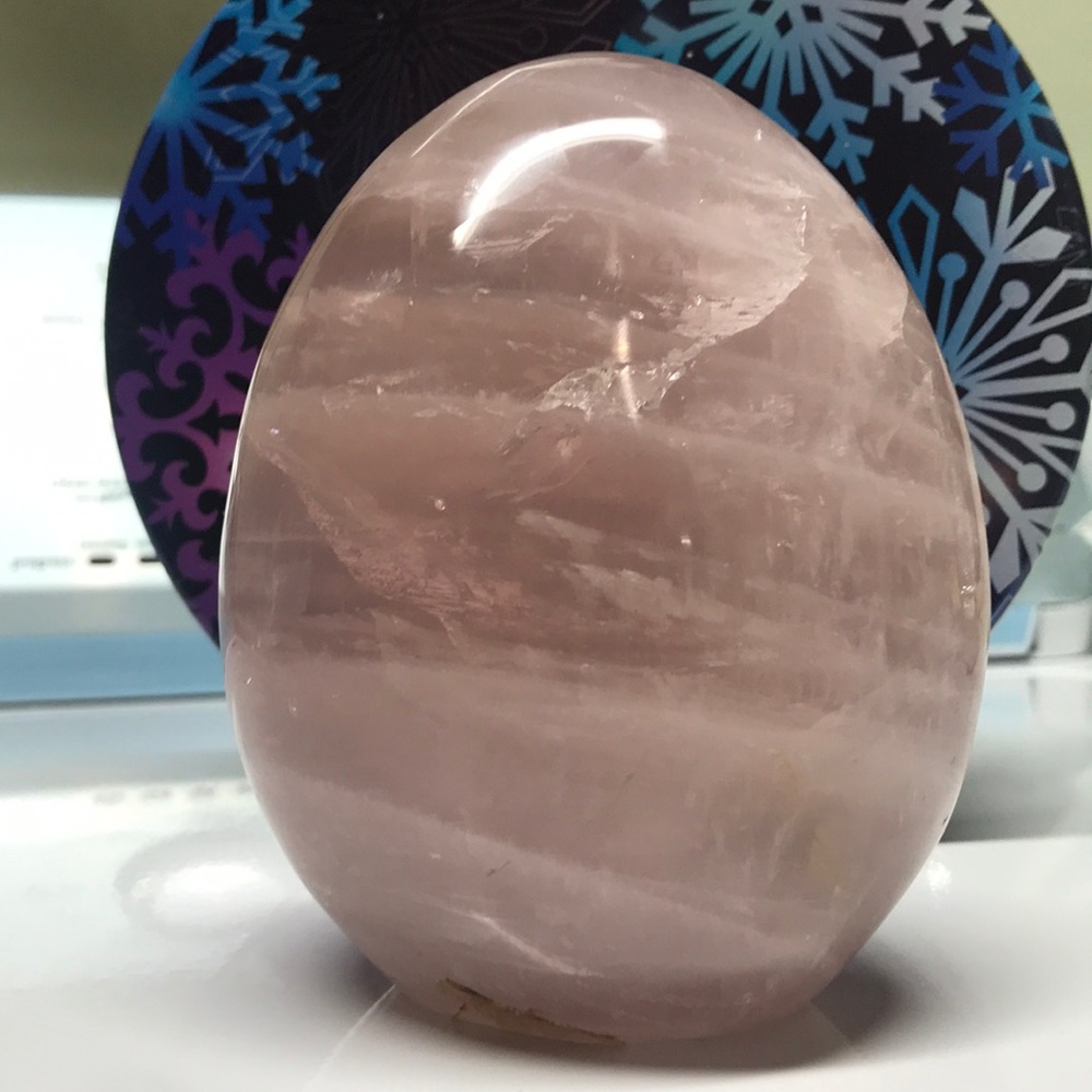⚜️Rose Quarts Oval Shaped Stone Sculpture! NWT!